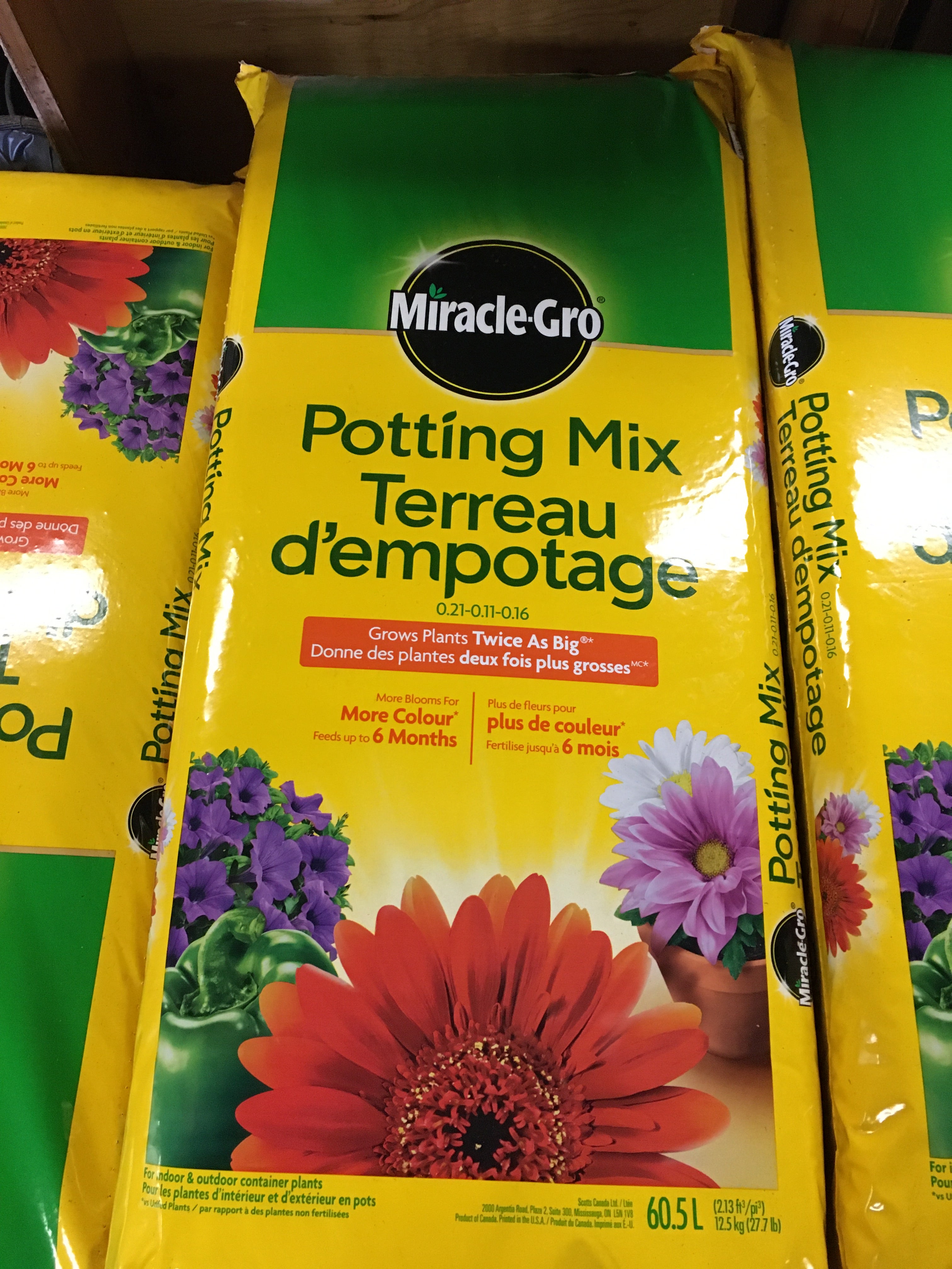 miracle gro 60.5 l potting mix Miracle Gro Potting Mix (60.5 L) – Wear's Flowers and Garden Centre